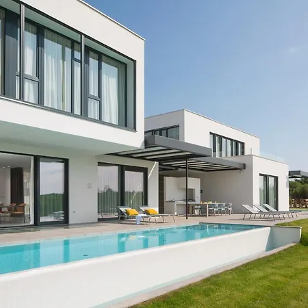 Villa Modern Noble With Outdoor And Indoor Pool